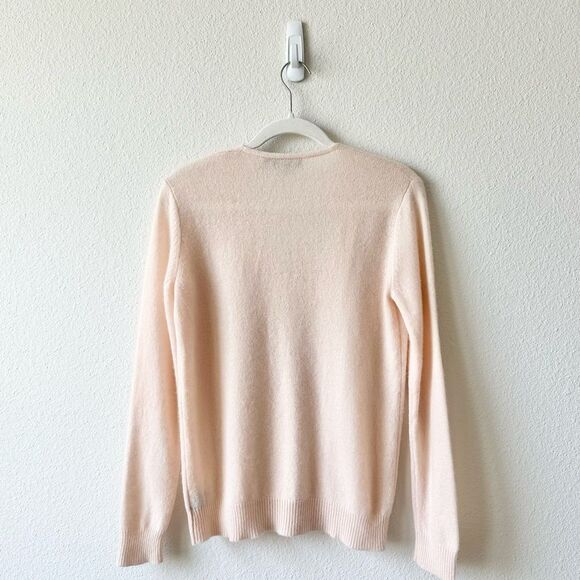 THEORY Adrianna Cashmere V-Neck Sweater in Light Salmon Size Small - Picture 4 of 8